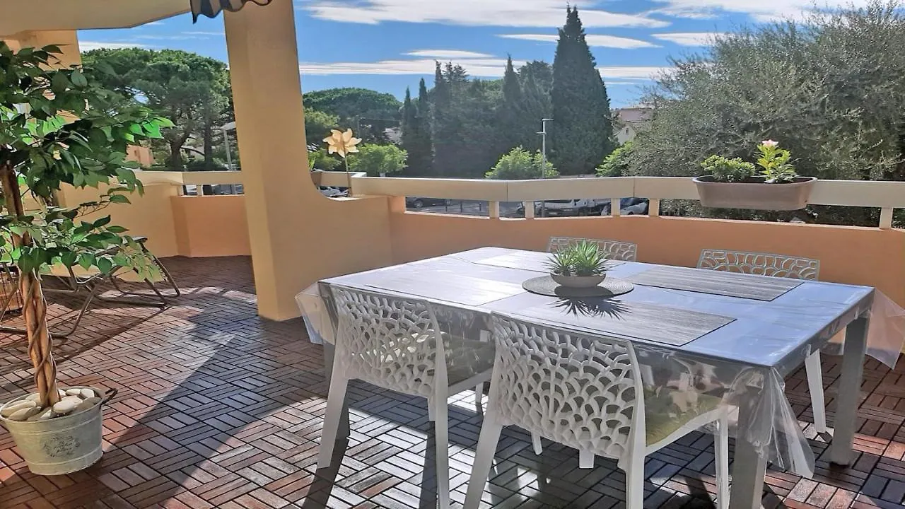 Patio Fleuri Apartment Sainte-Maxime France